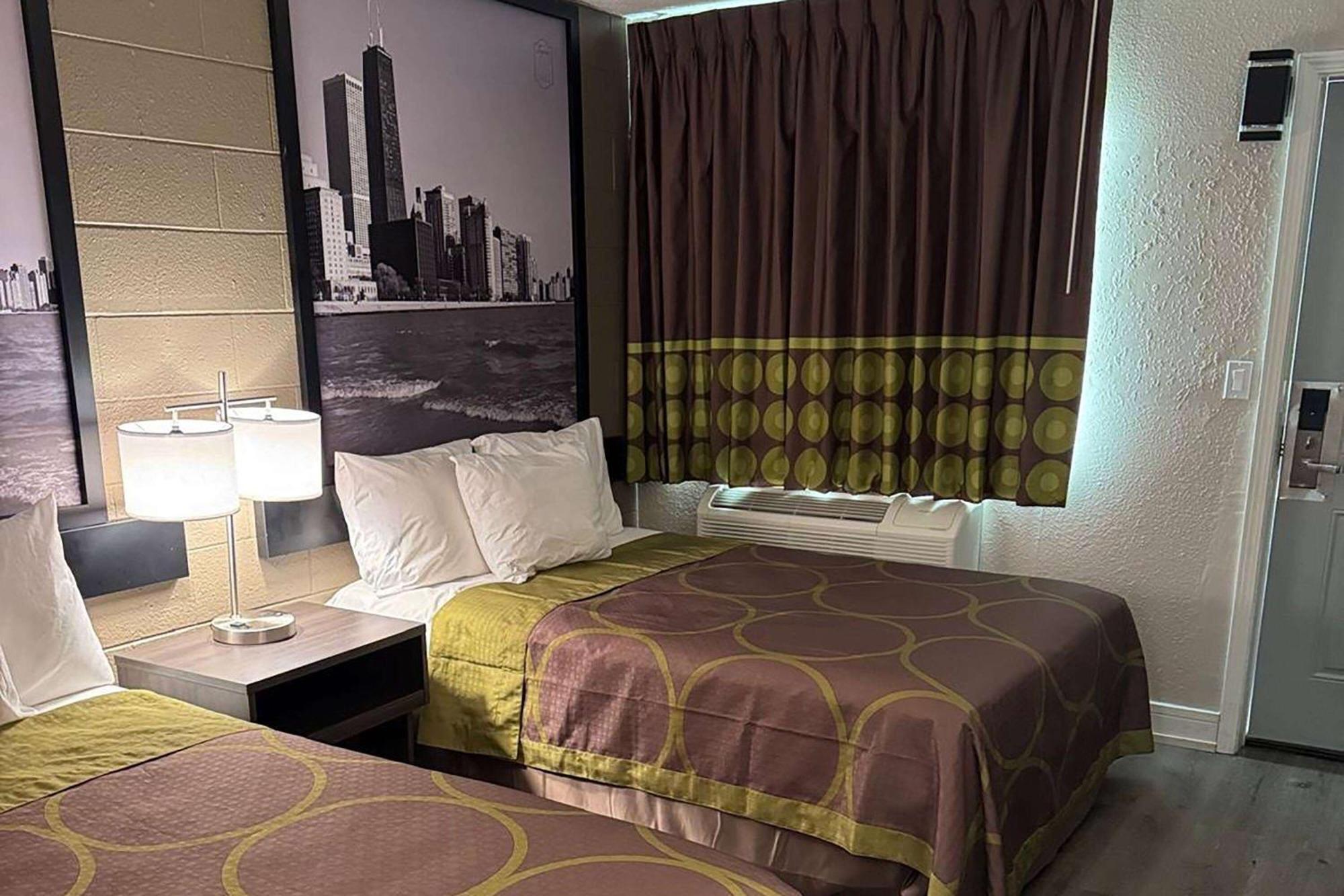 Super 8 By Wyndham Rockford South Hotel Luaran gambar